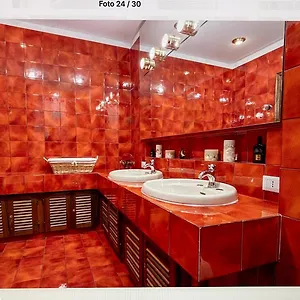https://casa-del-corso-cinisi.sicilyhotelsitaly.net